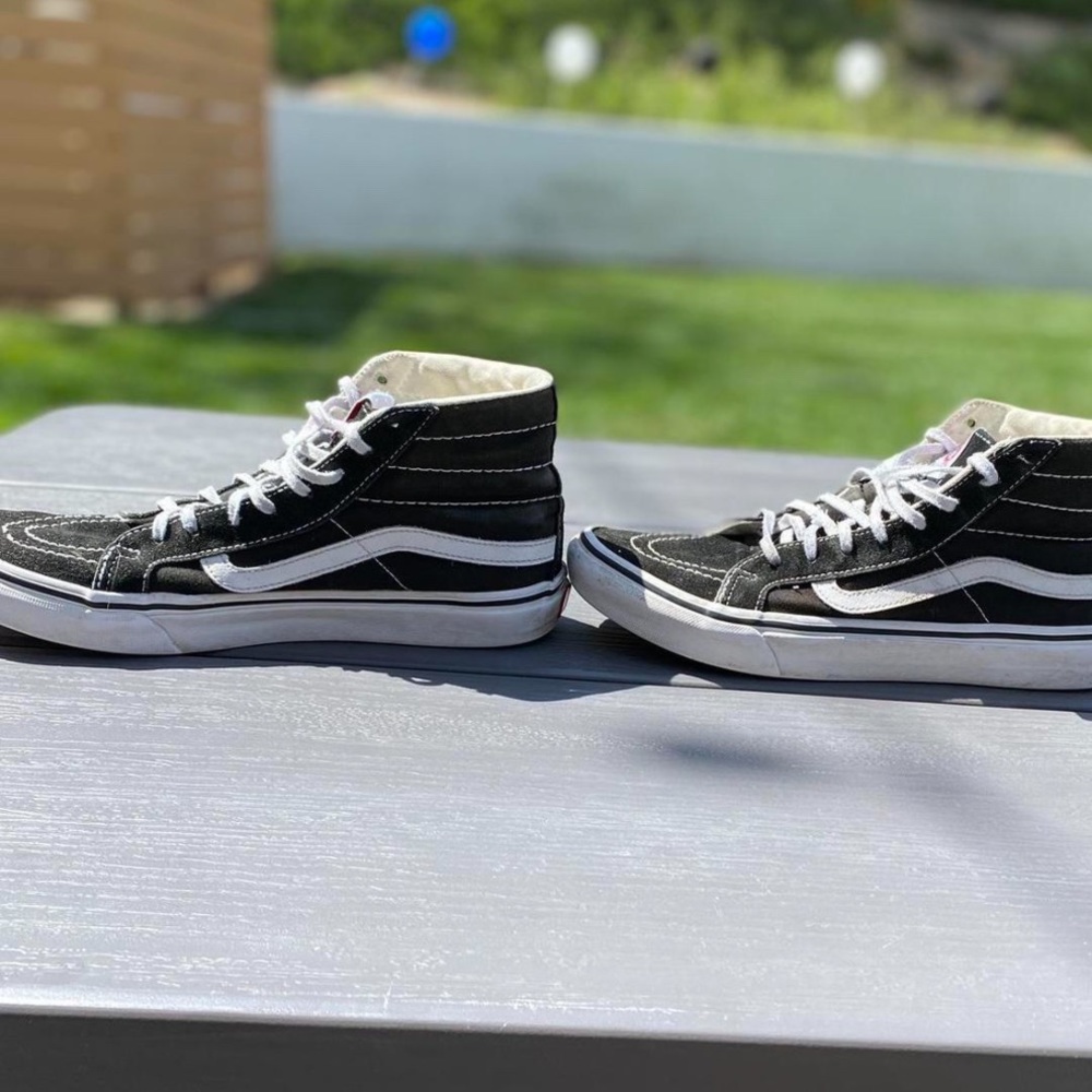 Narrow Black Old Skool High top Vans